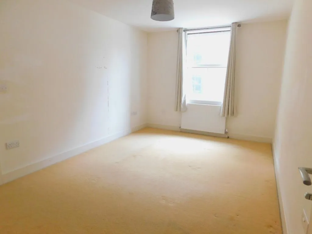 High Street, Sheerness, ME12, photo 10
