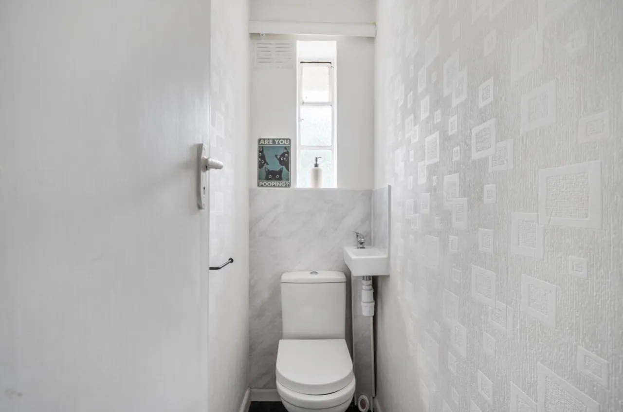 London Road, Cheam, SM3, photo 9