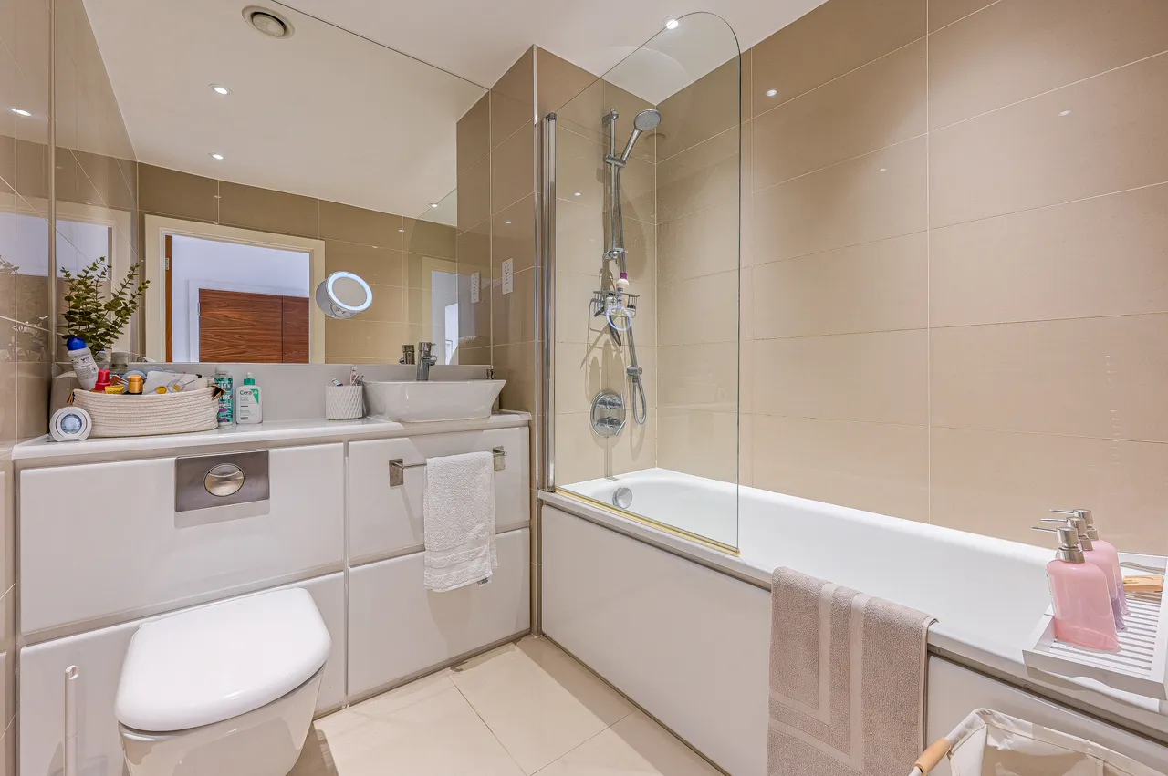 108 Bellville House, 2 John Donne Way, London, photo 6