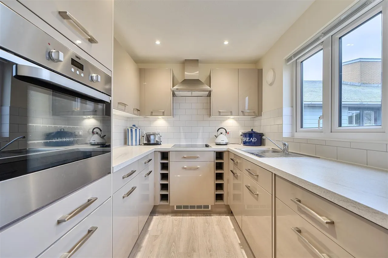 New Town Lane, Penzance, TR18, photo 2