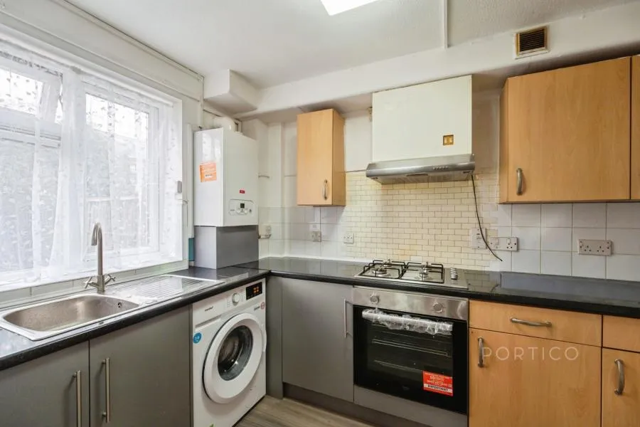 Briscoe Close, London, E11, photo 7