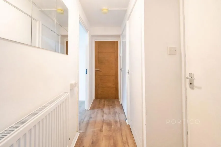 Briscoe Close, London, E11, photo 5