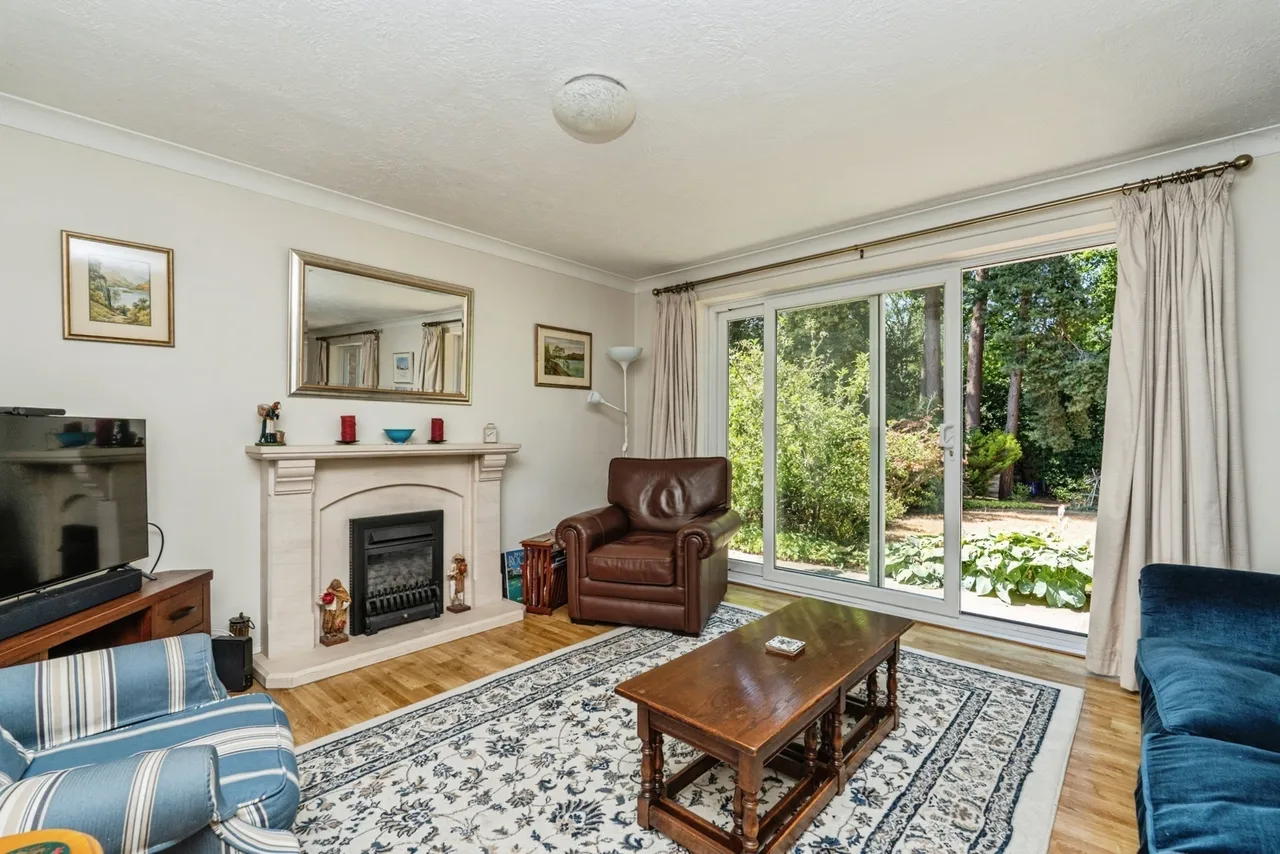 Hayes Barton, Pyrford, GU22, photo 2