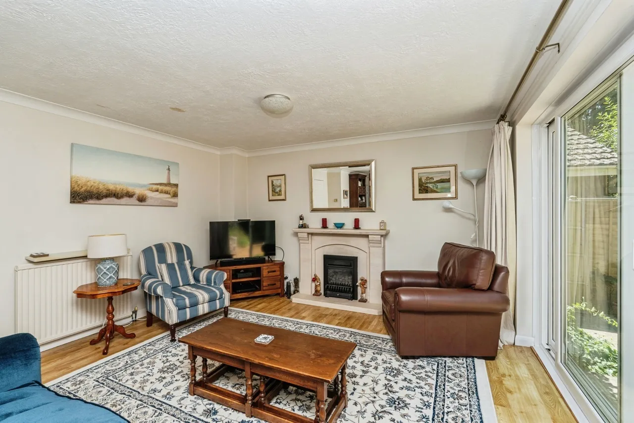 Hayes Barton, Pyrford, GU22, photo 4