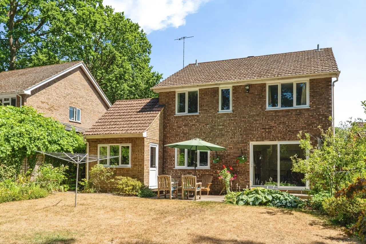 Hayes Barton, Pyrford, GU22, photo 15