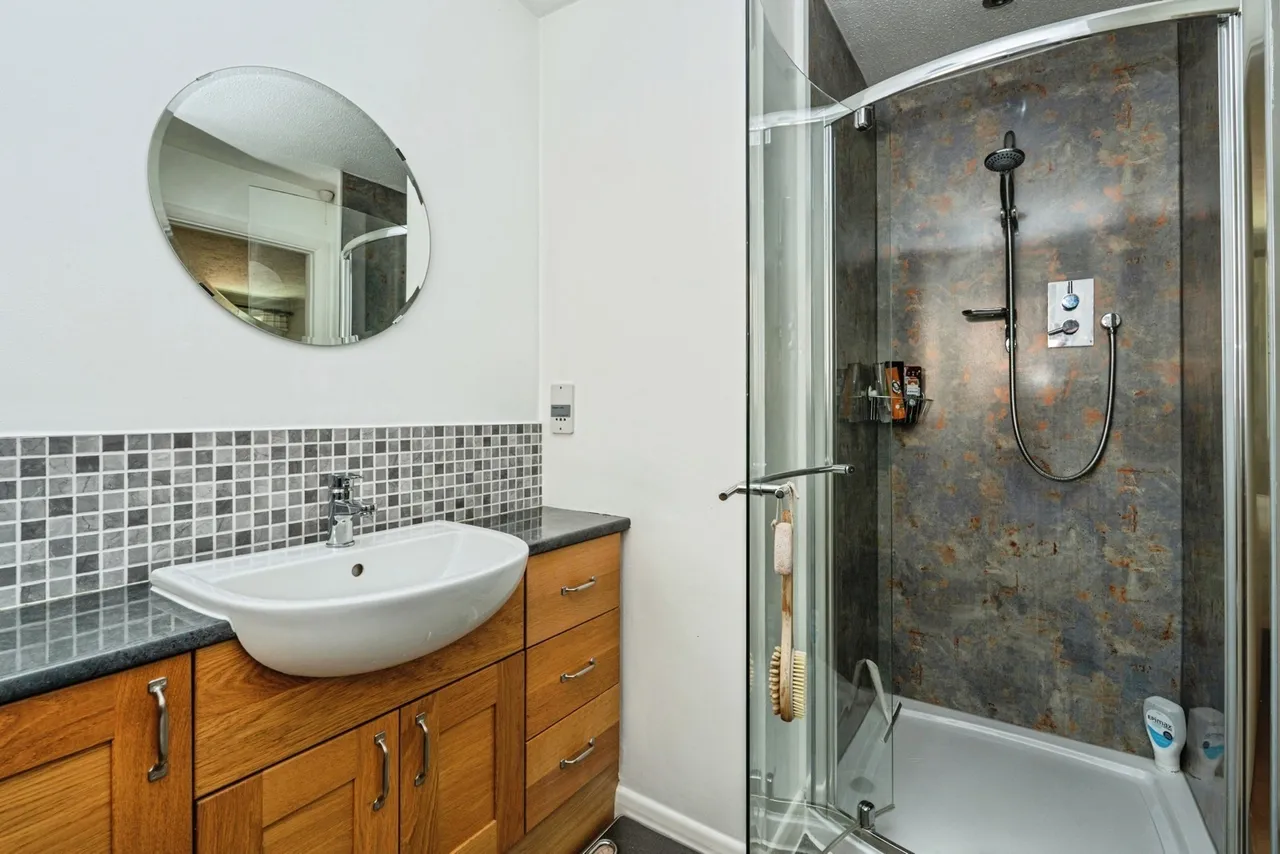 Hayes Barton, Pyrford, GU22, photo 13