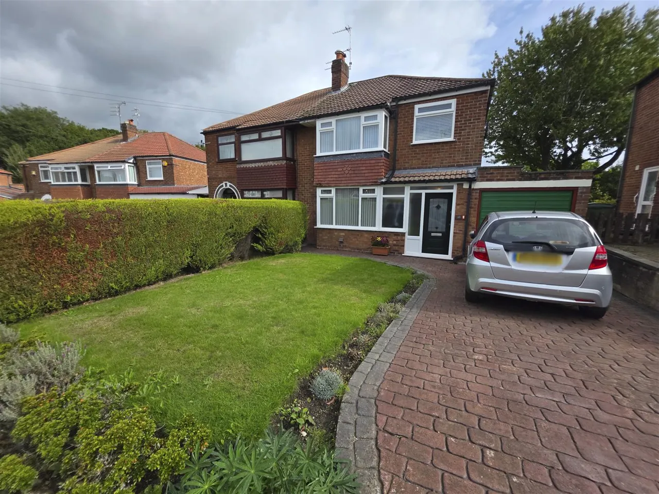 3 bed house for sale, Hilary Avenue, Heald Green