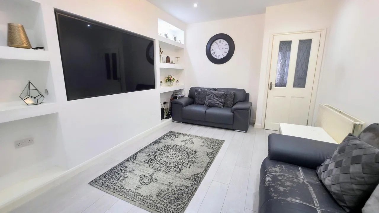 Broad Street, Dagenham, RM10, photo 5