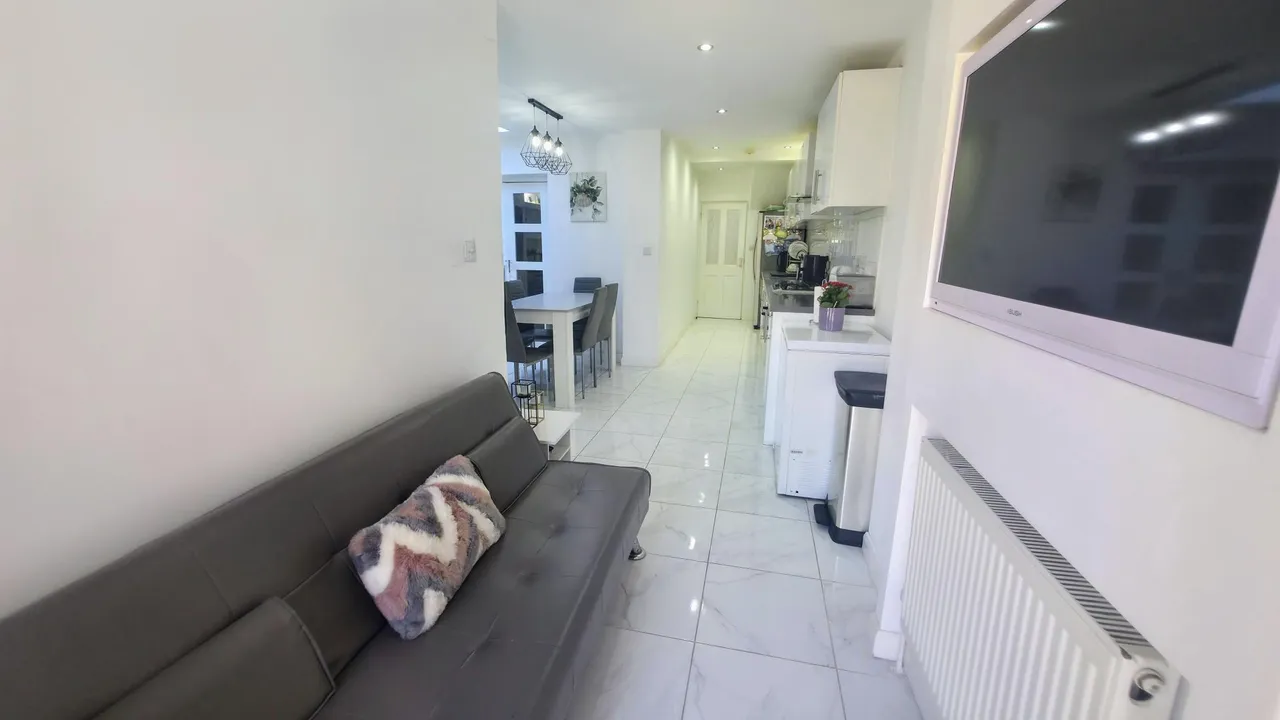Broad Street, Dagenham, RM10, photo 11