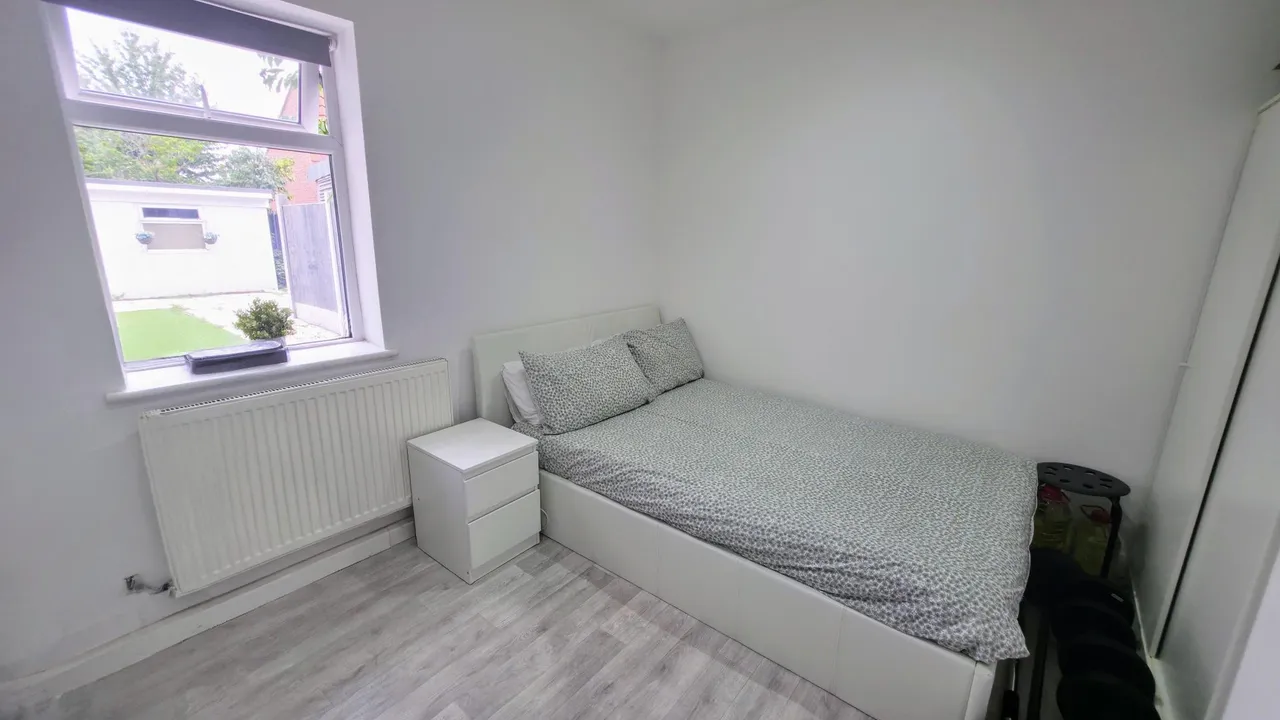 Broad Street, Dagenham, RM10, photo 13