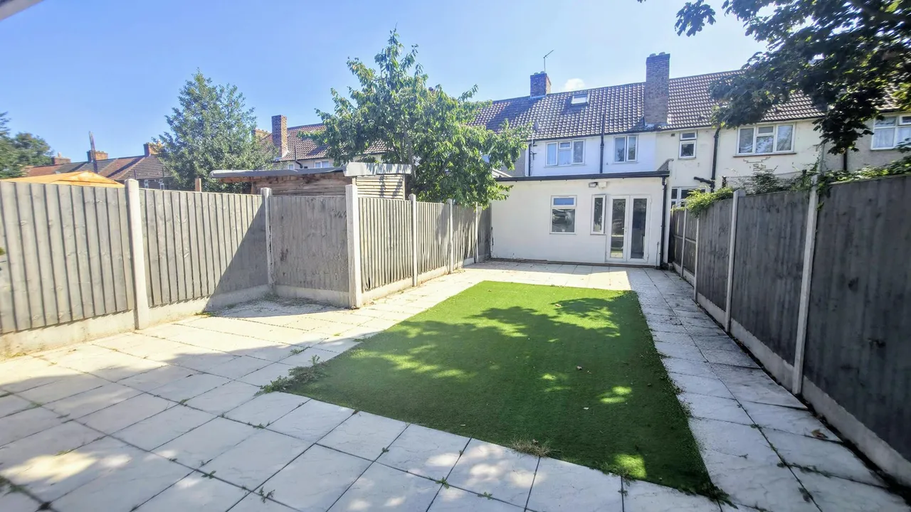 Broad Street, Dagenham, RM10, photo 4