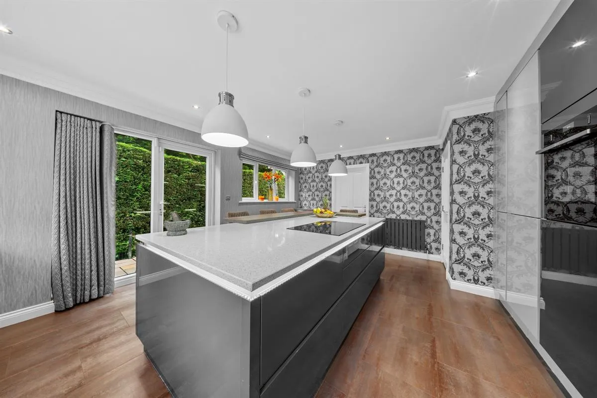 Oak House, Thorp, photo 4