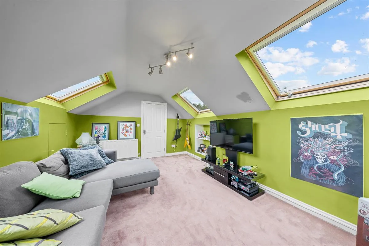 Oak House, Thorp, photo 23