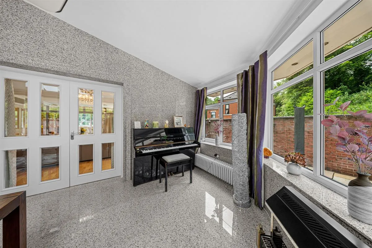 Oak House, Thorp, photo 12