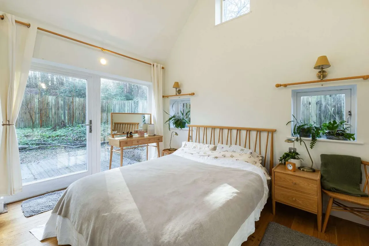 Buckhurst Road, Sunninghill, Berkshire, SL5 7QA, photo 8