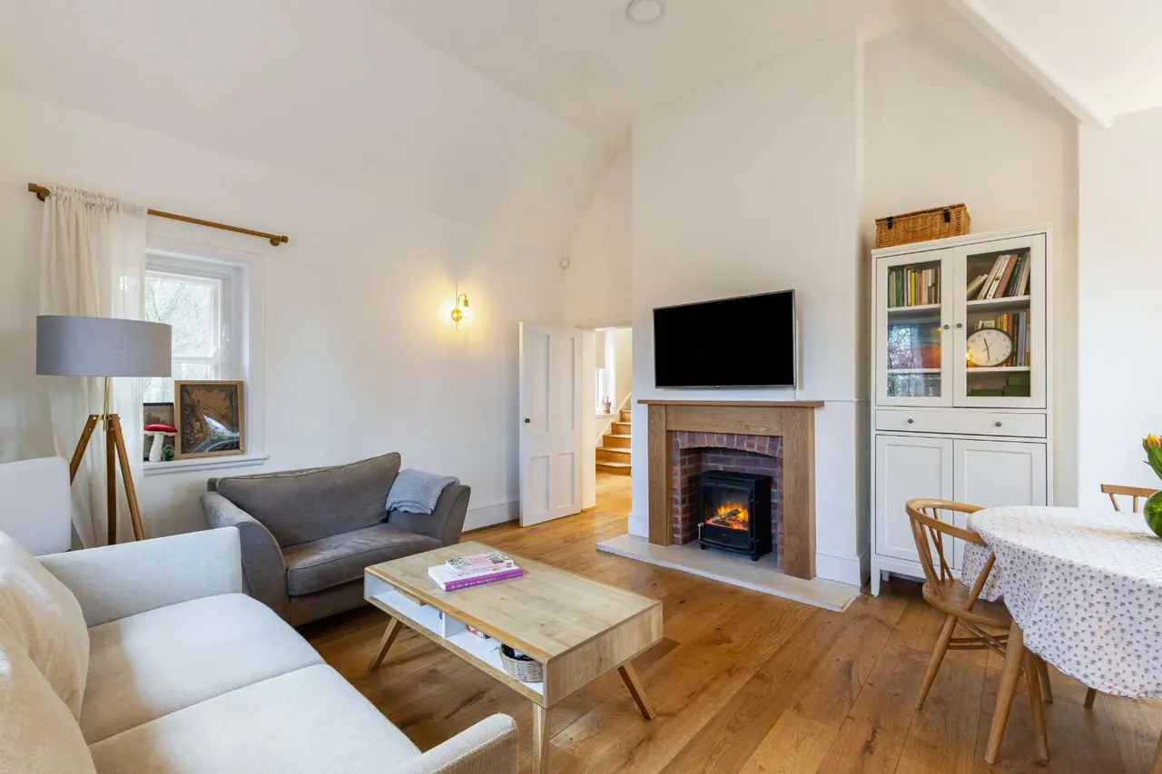 Buckhurst Road, Sunninghill, Berkshire, SL5 7QA, photo 5