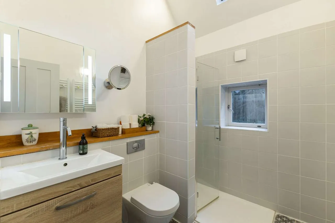 Buckhurst Road, Sunninghill, Berkshire, SL5 7QA, photo 9