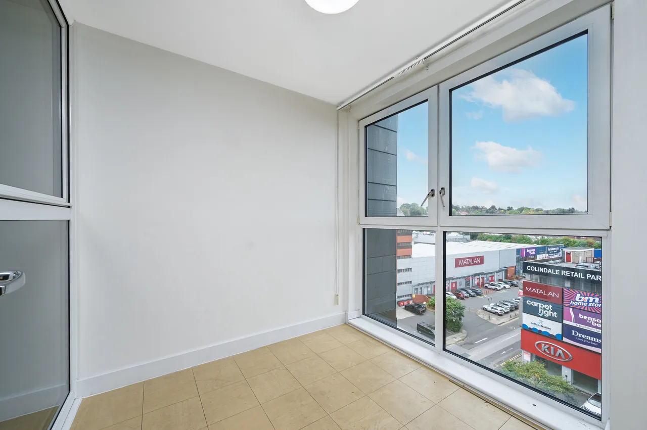 London, NW9, photo 5