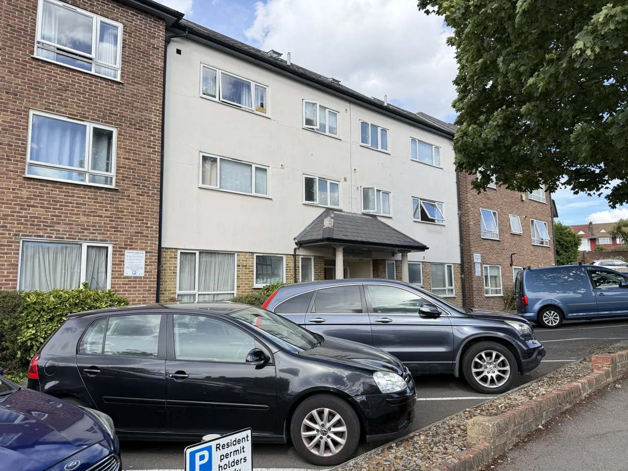 3 bed property to rent — 3 bed flat to rent Graham Road, London NW4