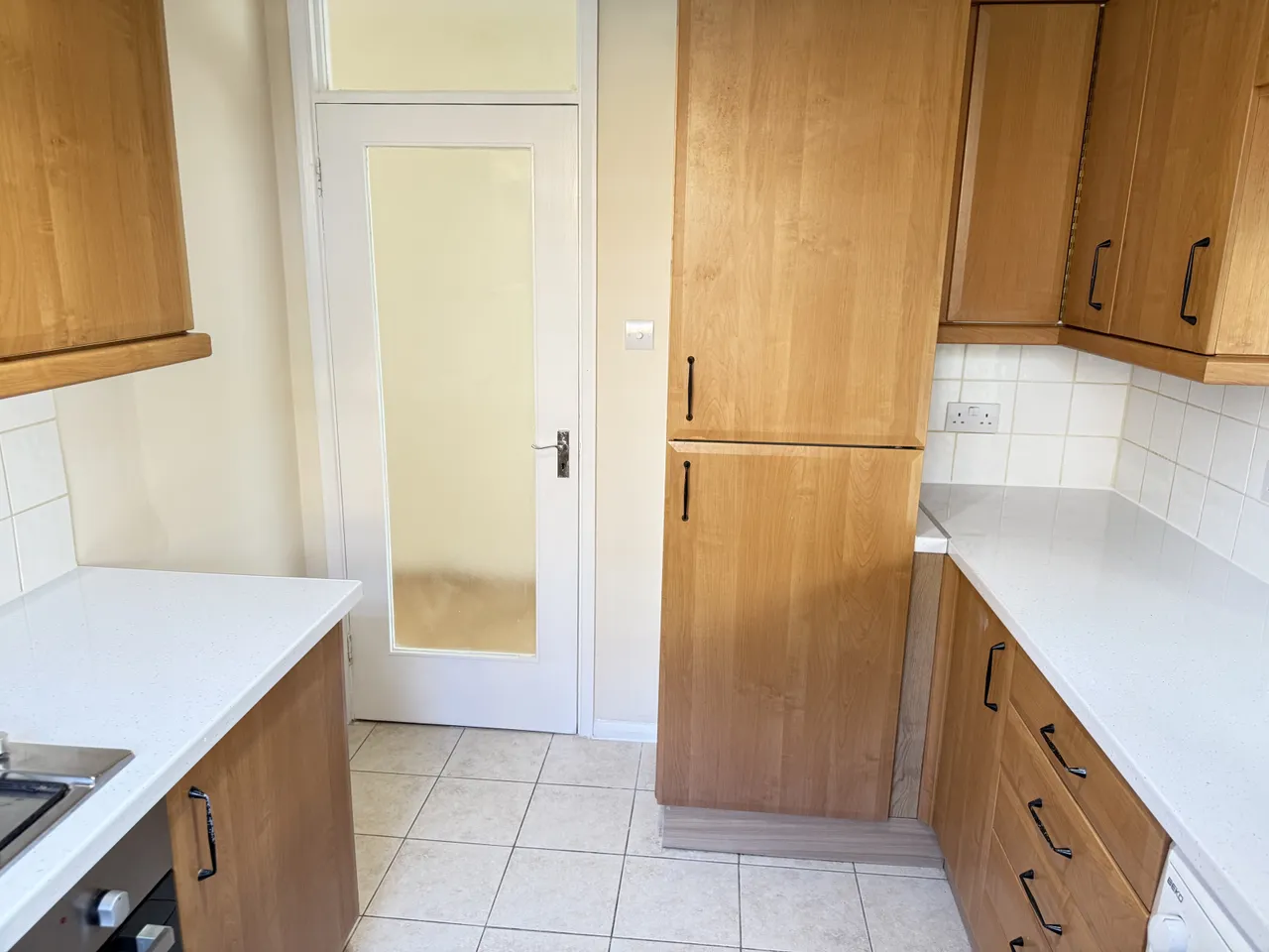 3 bed flat to rent Graham Road, London NW4, photo 8