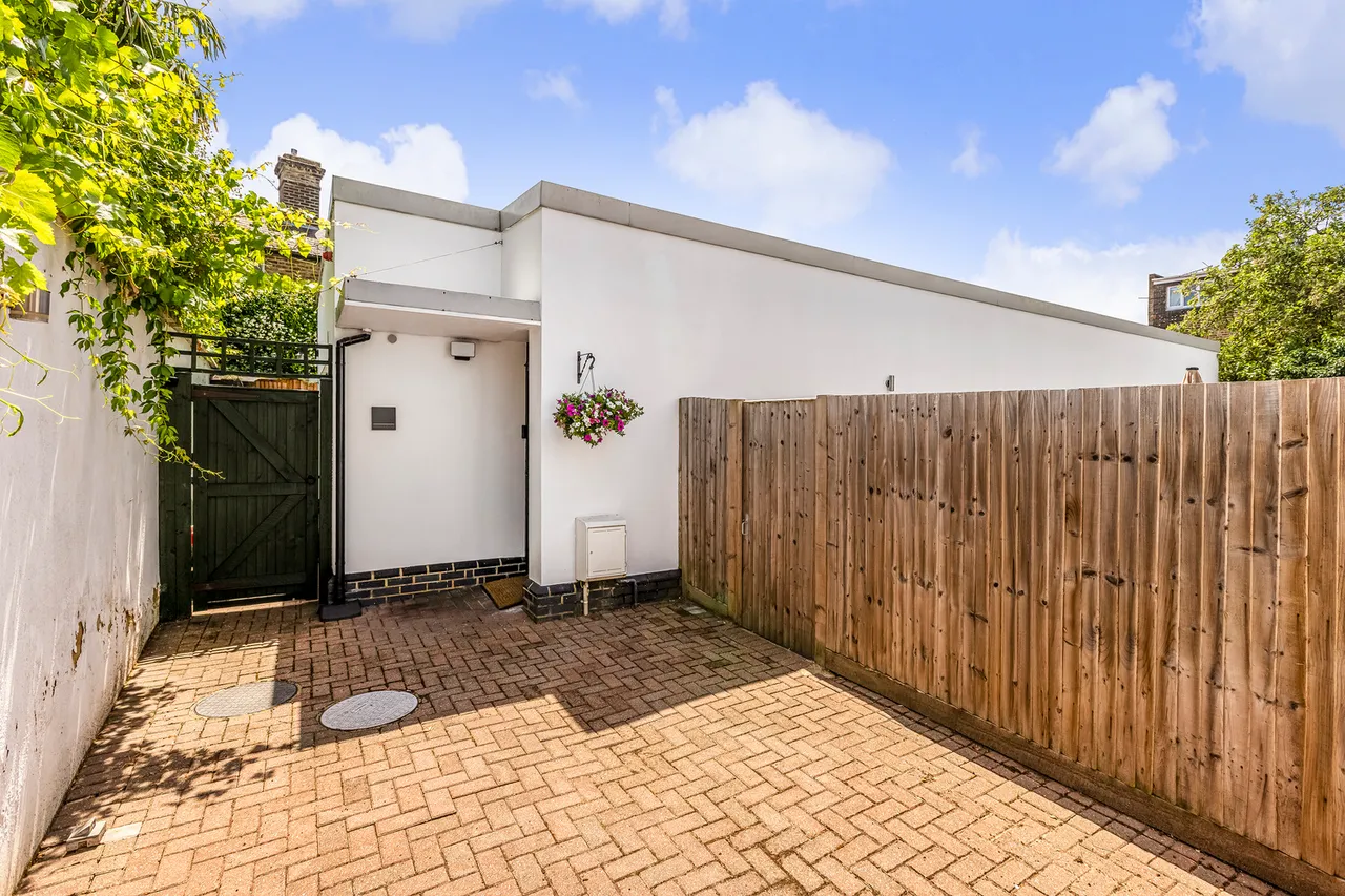 Manuka Close, Hanwell, W7, photo 26