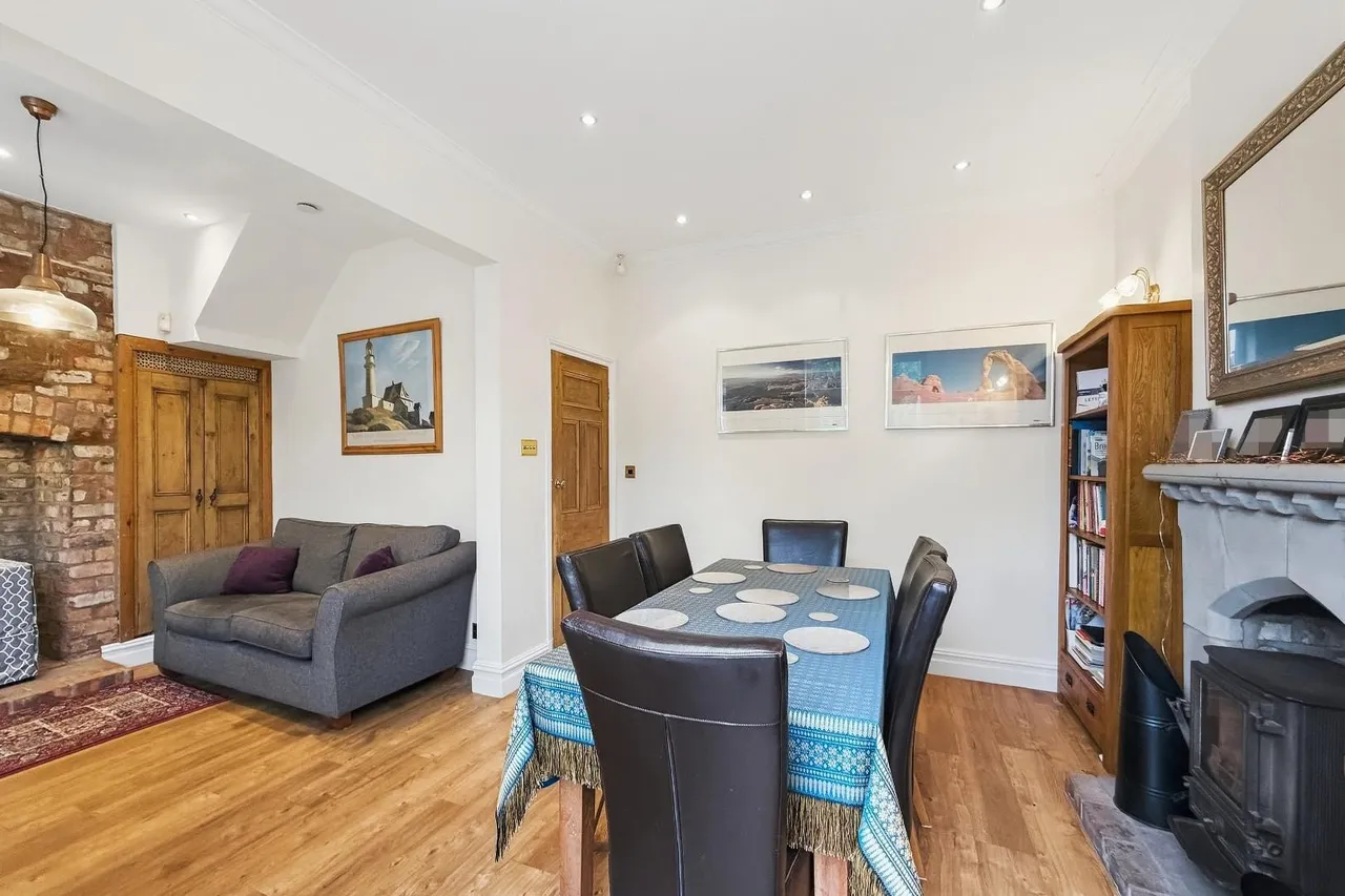 Delahays Road, Hale, WA15, photo 13