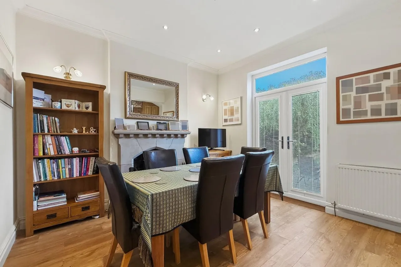 Delahays Road, Hale, WA15, photo 5