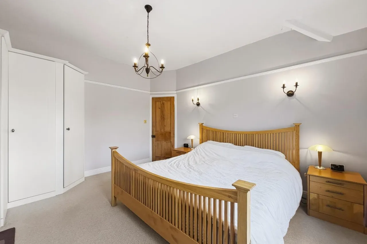 Delahays Road, Hale, WA15, photo 21