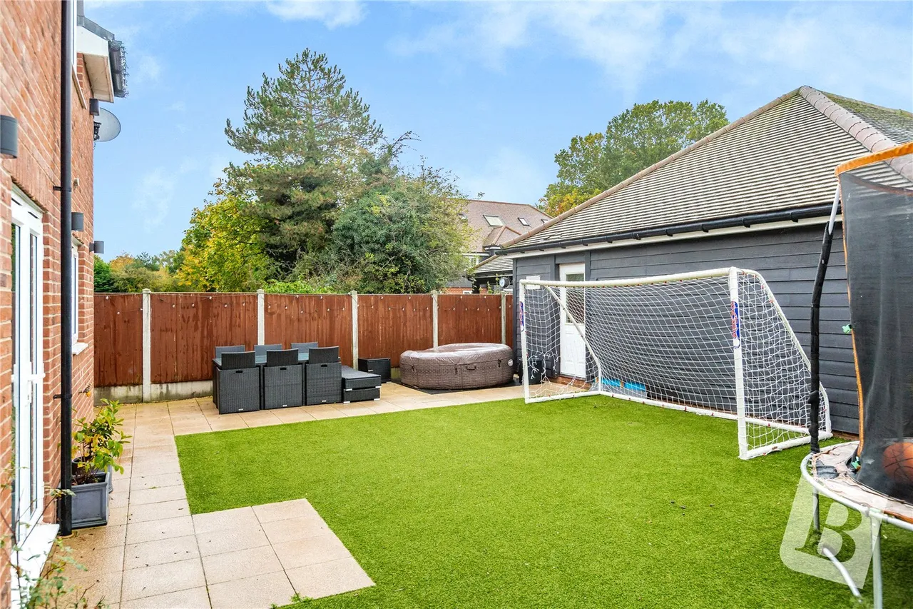 Whitefield Way, Kelvedon Hatch, CM15, photo 24