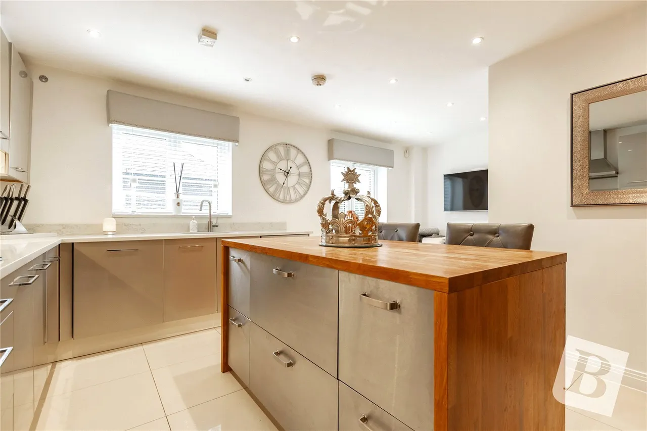 Whitefield Way, Kelvedon Hatch, CM15, photo 5