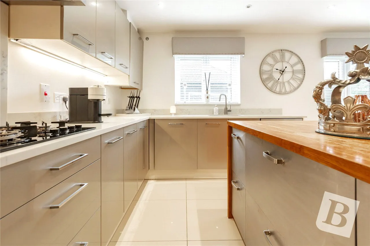 Whitefield Way, Kelvedon Hatch, CM15, photo 6