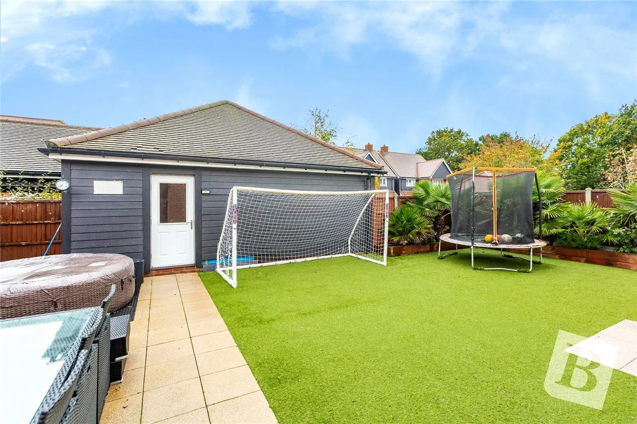 Whitefield Way, Kelvedon Hatch, CM15, photo 26