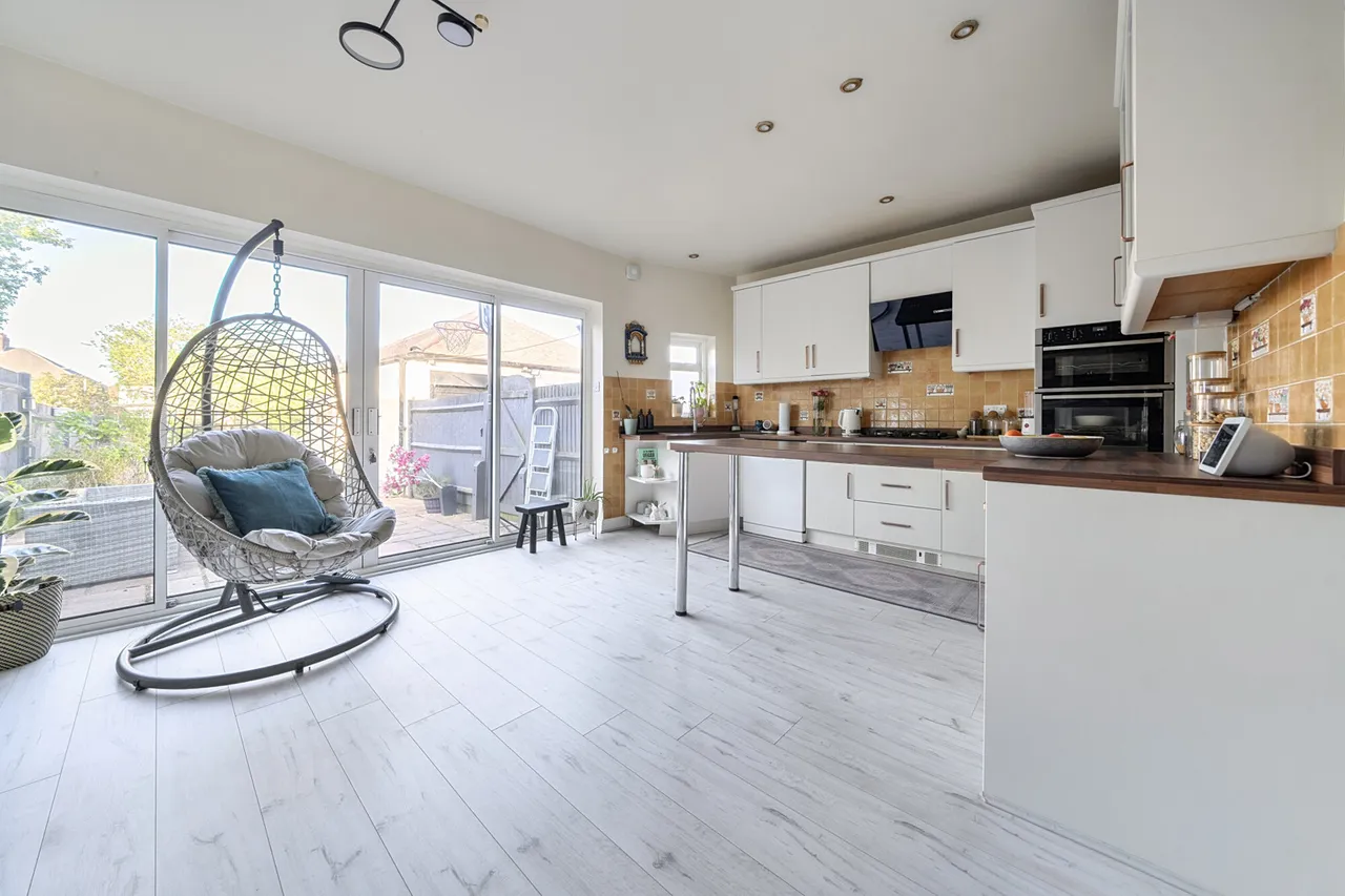 Hill Road, Pinner, HA5, photo 2