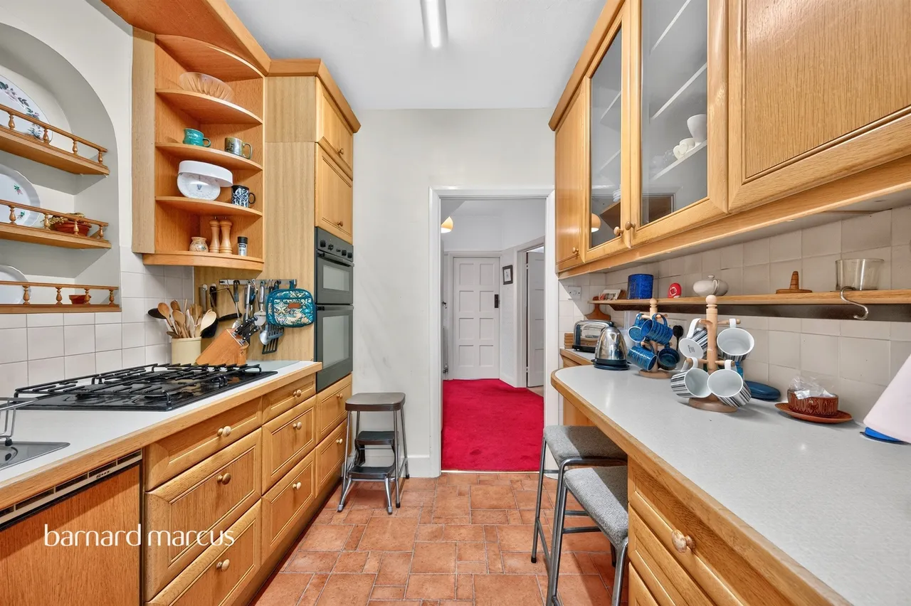 Amberwood Rise, New Malden, photo 8