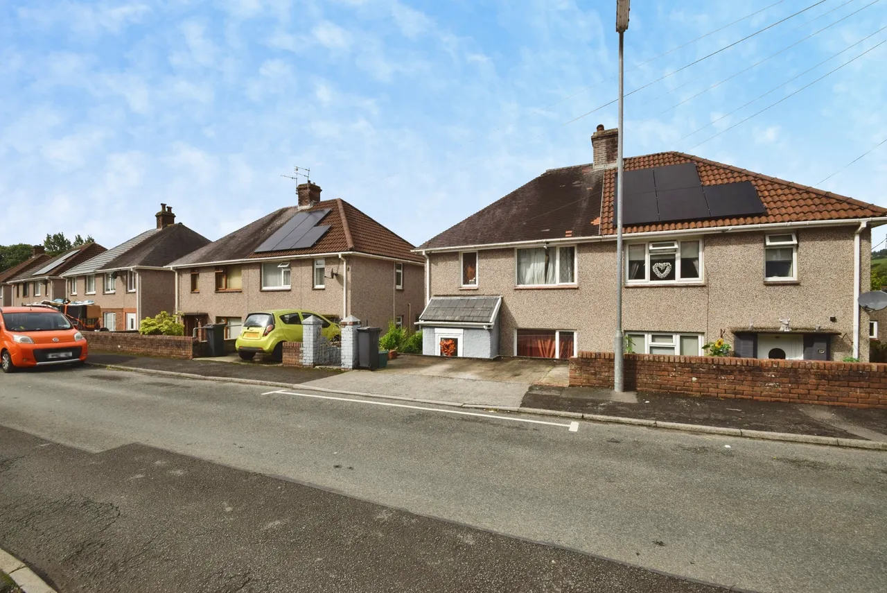 Gellideg, Swansea, SA8, photo 36