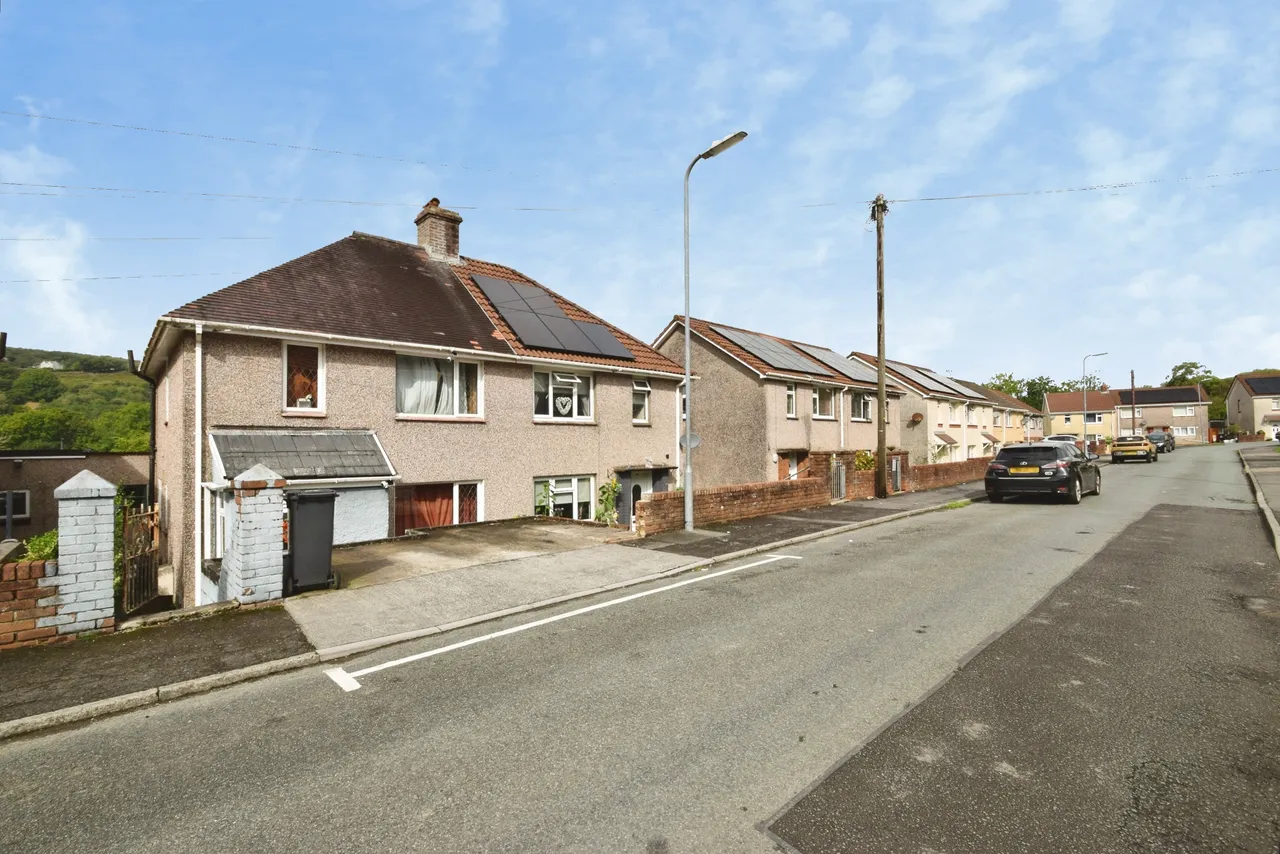 Gellideg, Swansea, SA8, photo 37