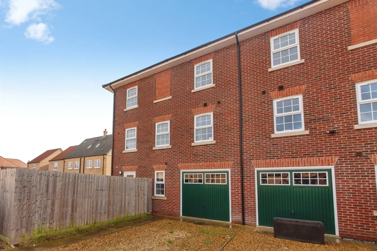 Faulkner Drive, Spalding, PE11, photo 17