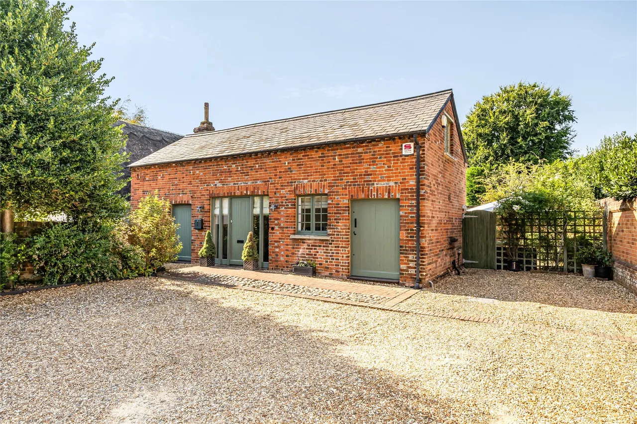 3 bed house for sale, High Street, Clophill, MK45