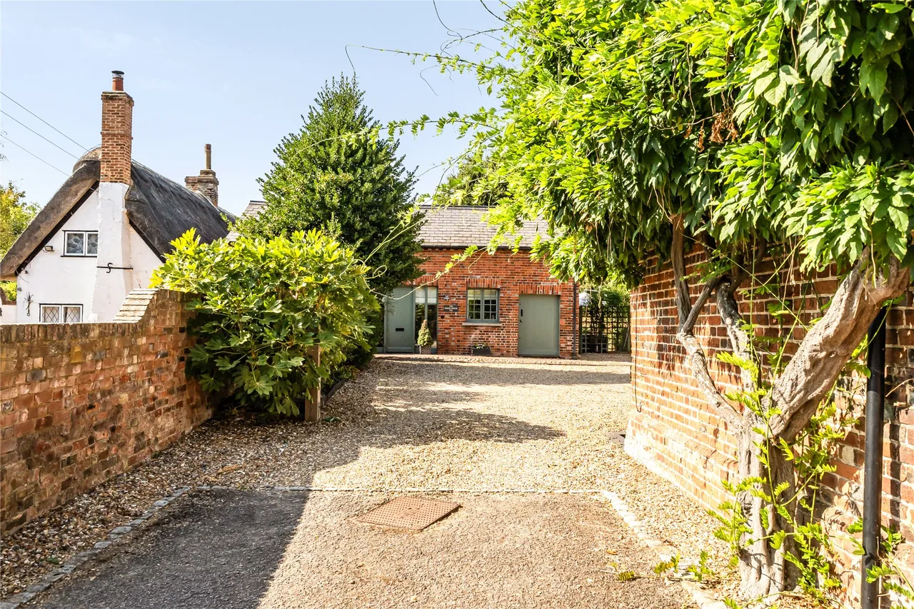 High Street, Clophill, MK45, photo 22