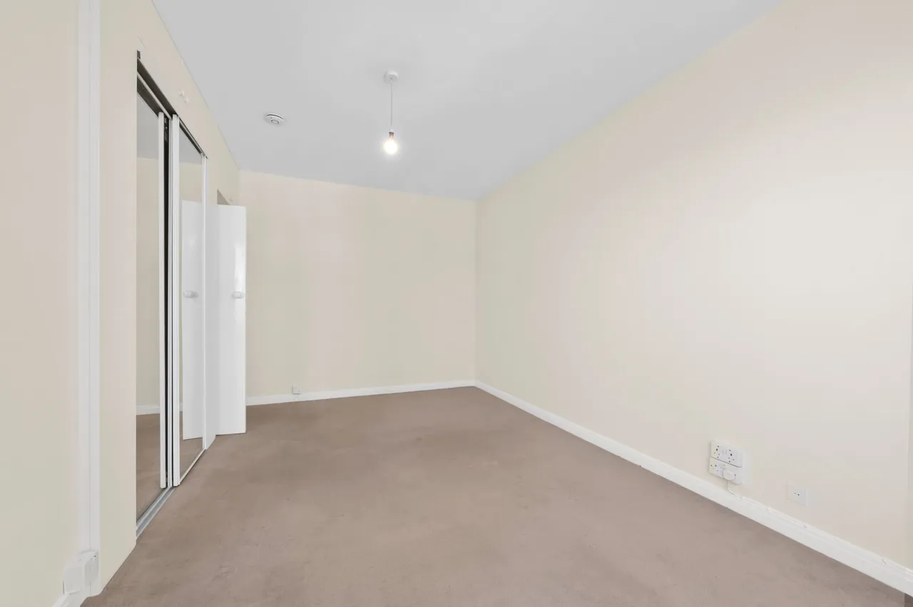 Wyke Road, London, SW20, photo 3