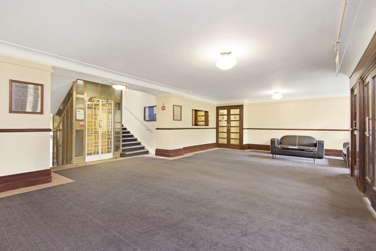 Wyke Road, London, SW20, photo 8