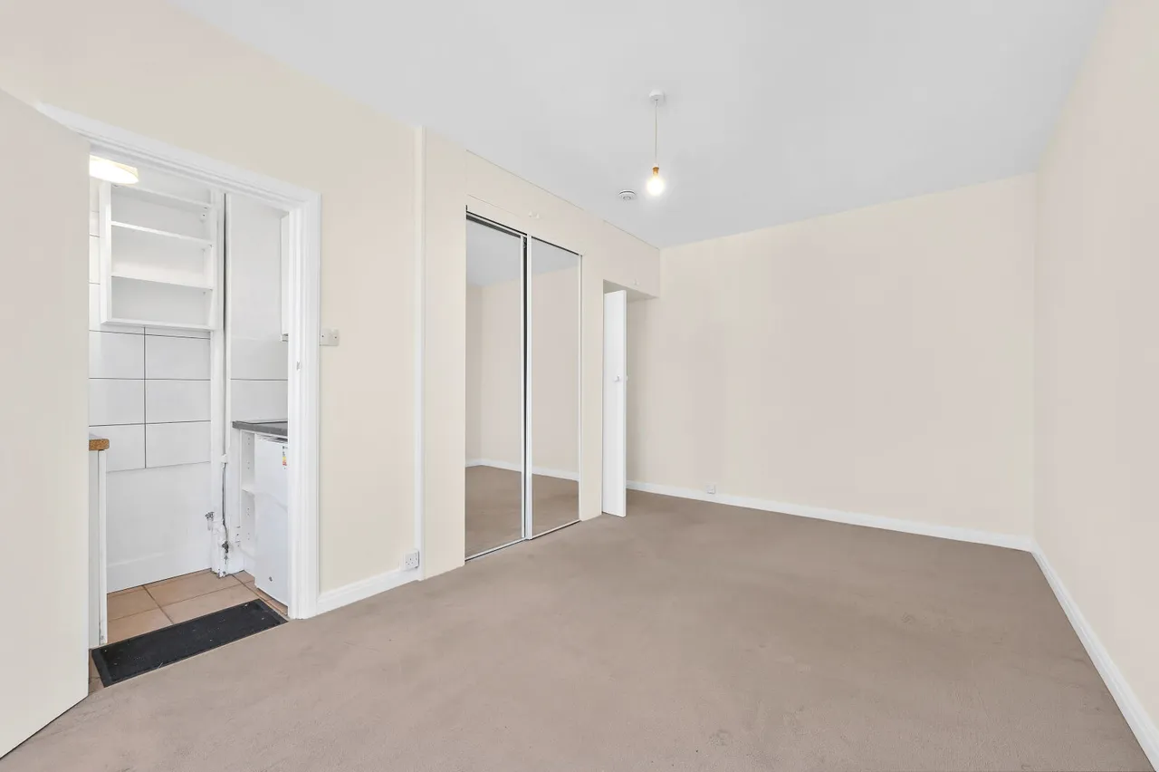 Wyke Road, London, SW20, photo 10