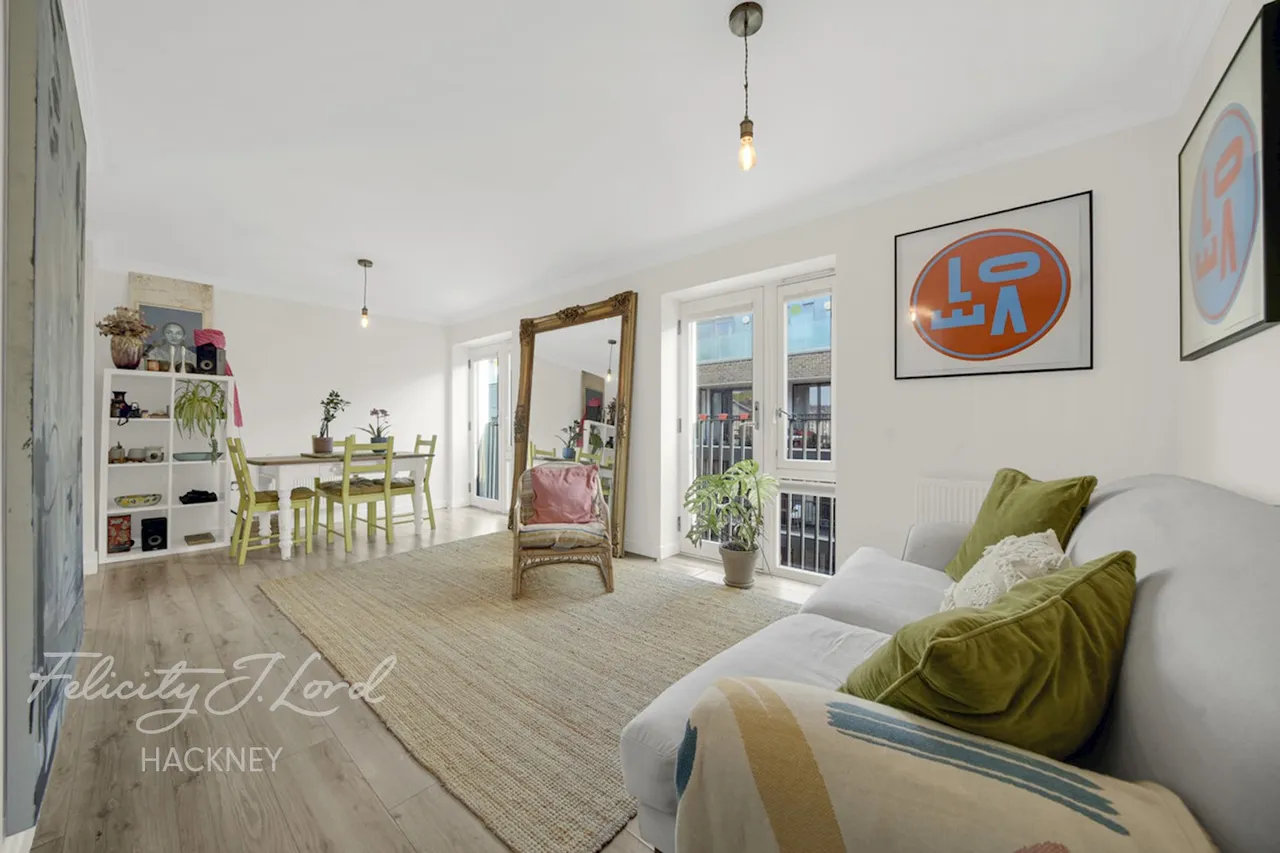2 bed flat for sale, Spurstowe Terrace, London, E8