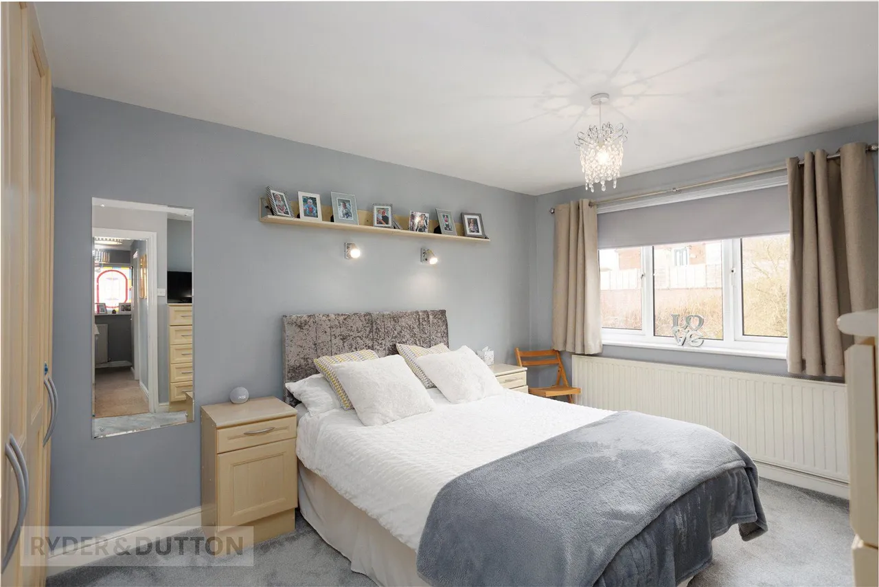 Bracken Close, Springhead, OL4, photo 7