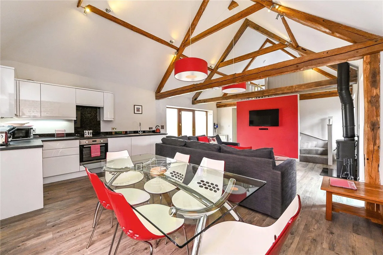 A Farmhouse Estate With Five Holiday Cottages, Planning Permission & 5.77 Acres, photo 27