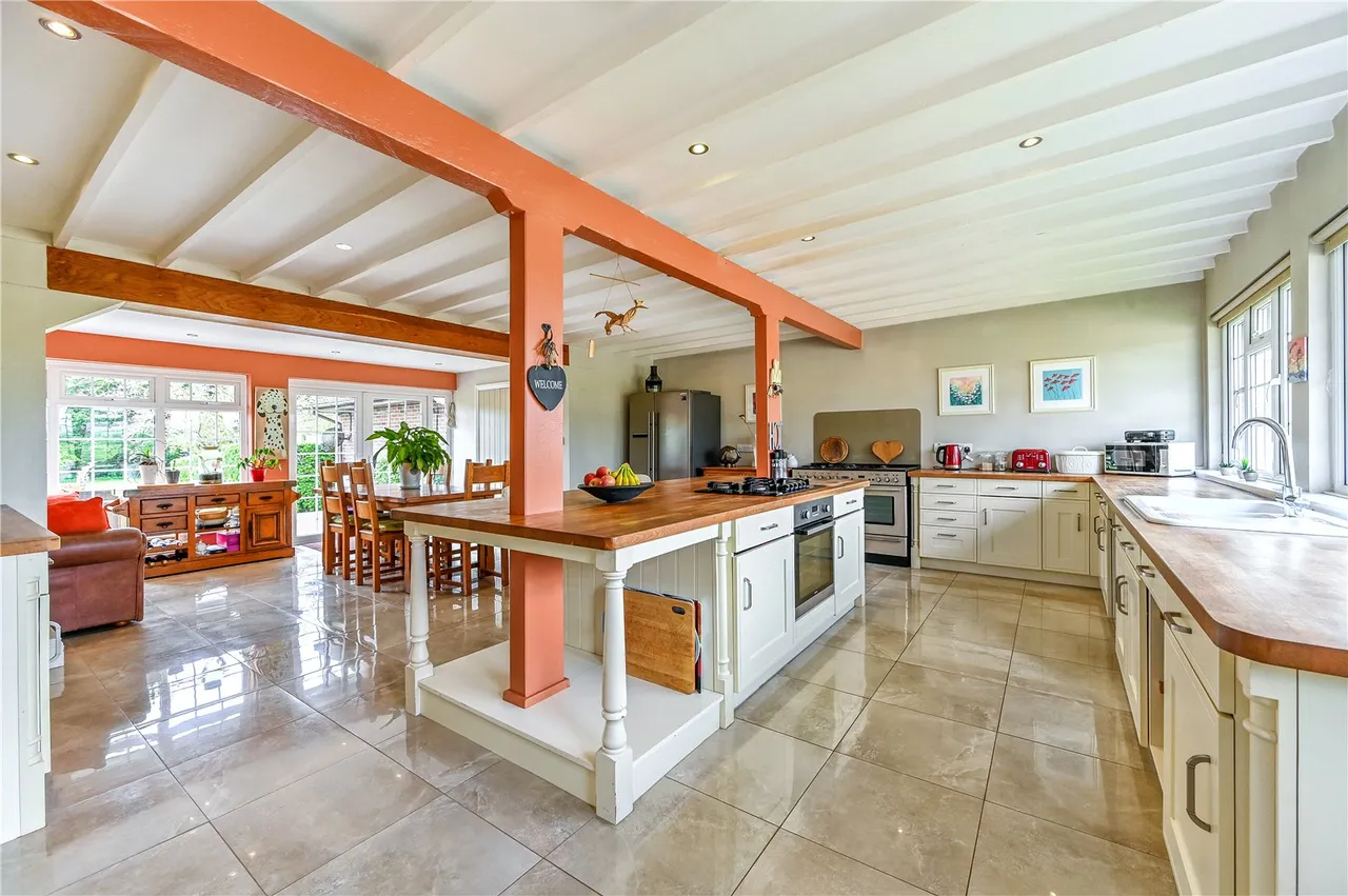 A Farmhouse Estate With Five Holiday Cottages, Planning Permission & 5.77 Acres, photo 7