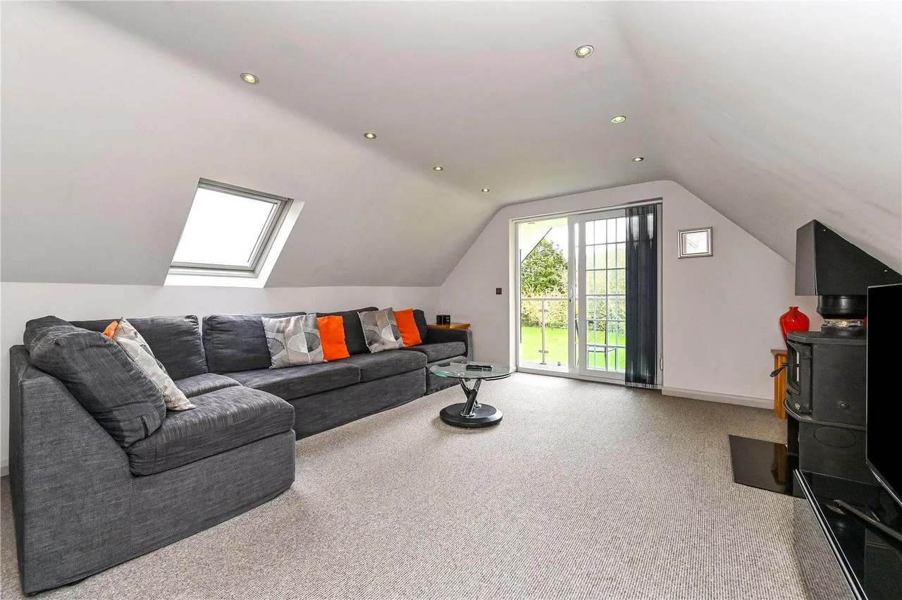 A Farmhouse Estate With Five Holiday Cottages, Planning Permission & 5.77 Acres, photo 42