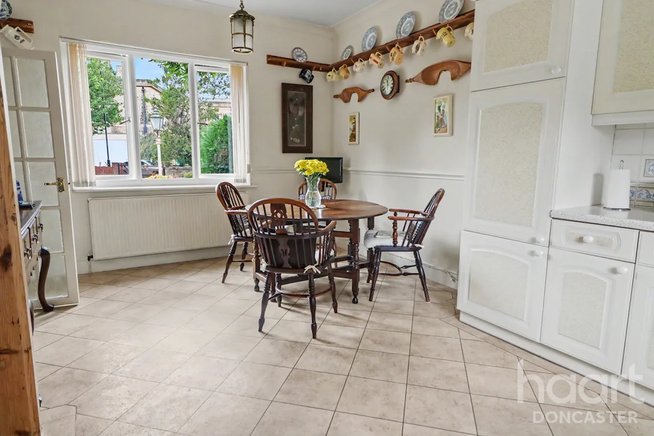 The Drive, Edenthorpe, DN3, photo 11