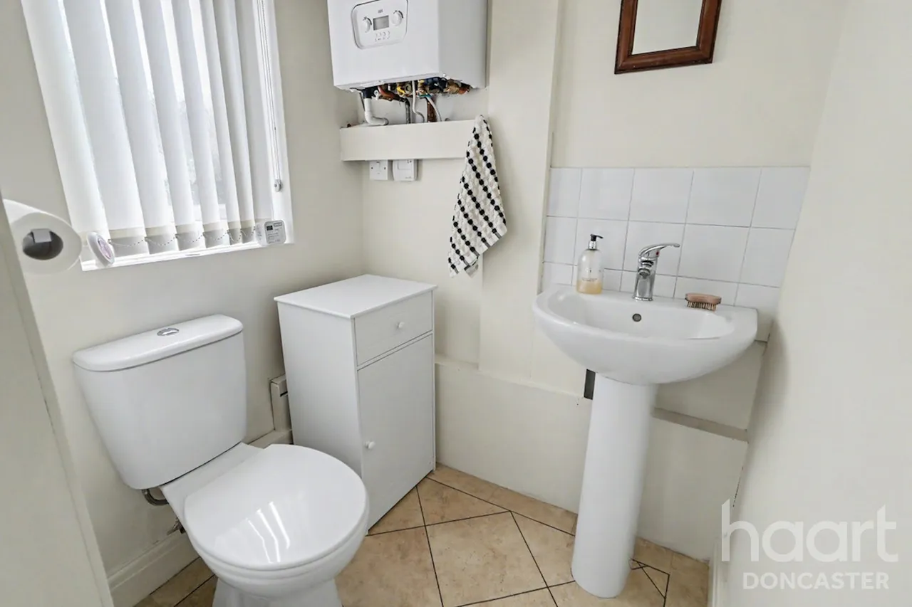 The Drive, Edenthorpe, DN3, photo 13