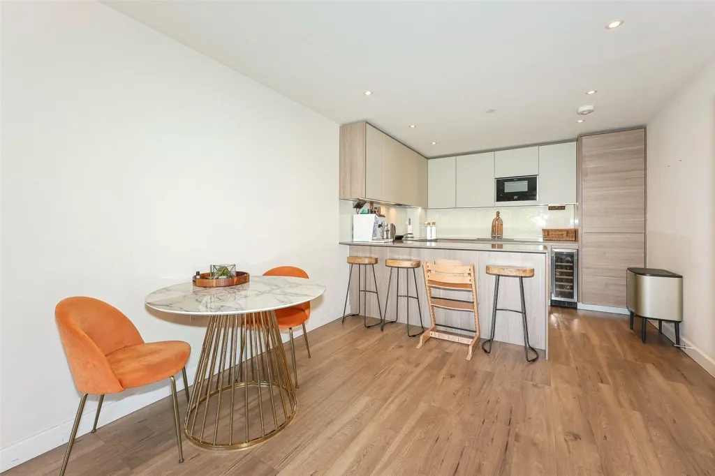 Beaufort Square, Beaufort Park, NW9, photo 15